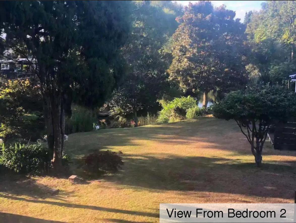 Water'S Edge City Retreat Rotorua Bagian luar foto