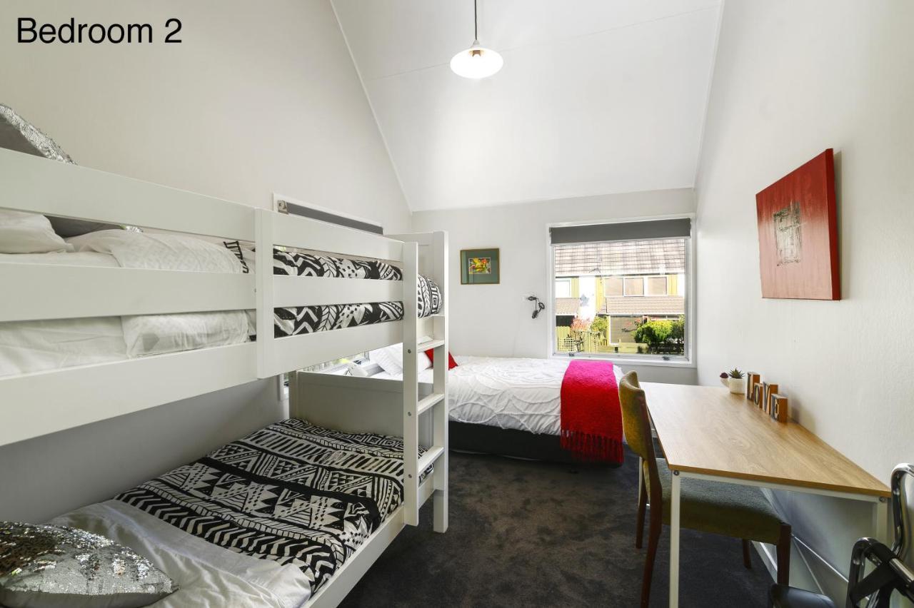 Water'S Edge City Retreat Rotorua Bagian luar foto