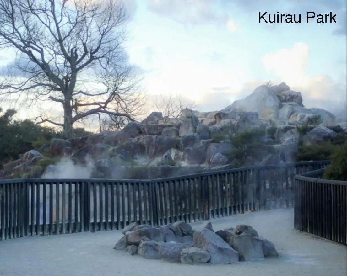 Water'S Edge City Retreat Rotorua Bagian luar foto